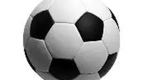 C罗以916球独占鳌头，梅西850球紧随其后领跑射手榜