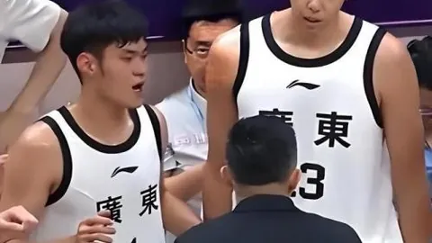 新加坡归来，国足锋线调整：武磊恐缺席，国际友谊赛前瞻